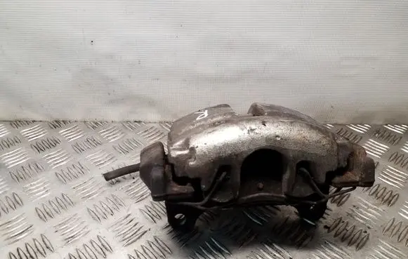 Volkswagen PASSAT CC Front brake caliper
