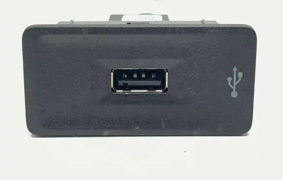 Volkswagen Golf VII USB socket connector 5G0035222K