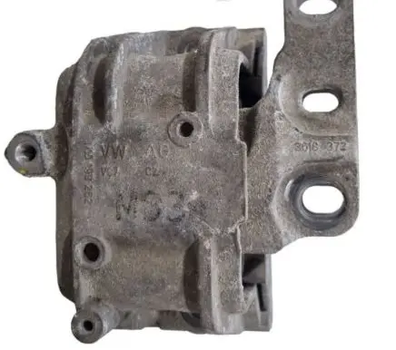 Volkswagen PASSAT B7 Engine mount bracket 1K0199282