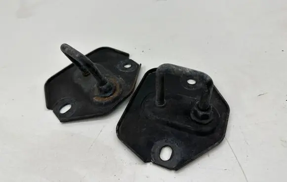 Land Rover Discovery 5 Engine bonnet/hood lock/latch loop/hook 