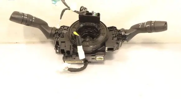 Toyota Yaris XP210 Light switch