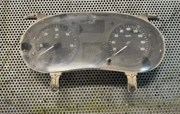 Renault Master II Speedometer (instrument cluster) P8200467956D 281153217 NS85389234