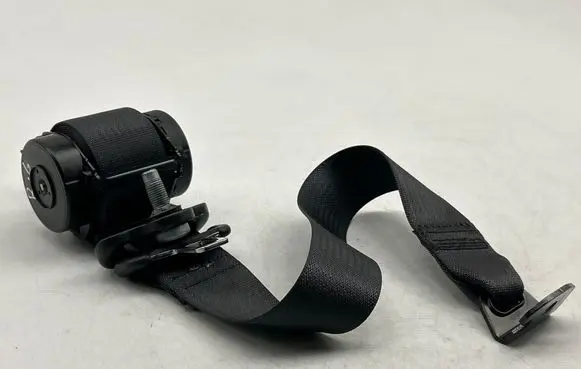Jeep Grand Cherokee WL Rear seatbelt P6XH94TX7AA 6504198