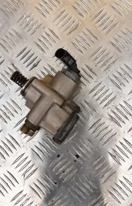 Audi A8 S8 D3 4E Fuel injection high pressure pump 07L127026A 07L026A HFS853105