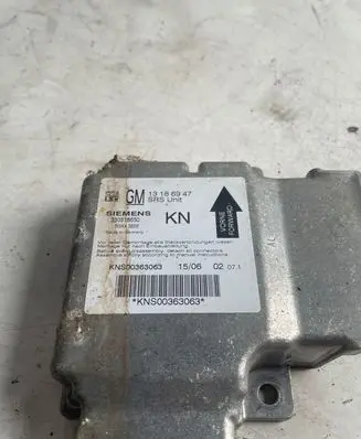 Opel Signum Airbag control unit/module 13186947 330518650 KNS00363063