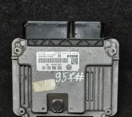 Volkswagen Golf V Engine control unit/module 03G906021KQ