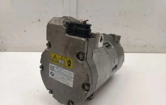 BMW 7 G11 G12 Air conditioning (A/C) compressor (pump) 6998209