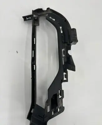 Volvo S90, V90 Fog light bracket 31383904