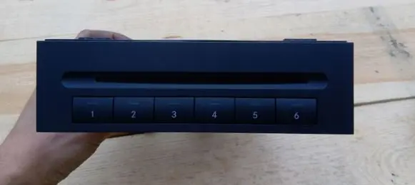 Mercedes-Benz SLK R171 CD/DVD changer 2118275542 A2118275542
