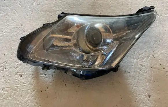 Toyota Avensis T270 Headlight/headlamp H279ALDE 081210