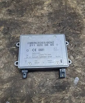 Mercedes-Benz E W211 Aerial antenna amplifier 2118200885 MC3000DC 09702112