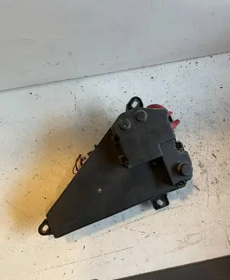 BMW 5 E60 E61 Fuse module 6906603