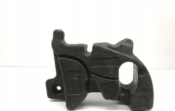 Volkswagen Touran I Engine mount bracket 1T0868101B