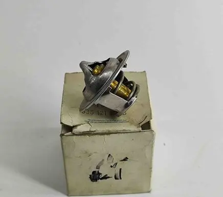 Volkswagen Golf II Thermostat 036121113B