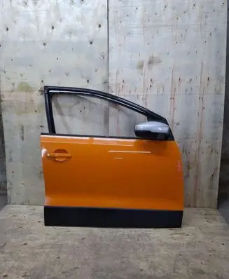 Volkswagen Polo V 6R Front door