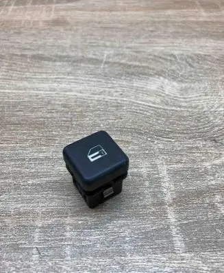 BMW 5 E39 Central locking switch button 8360828