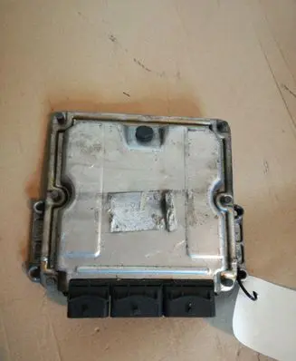 Renault Scenic I Engine control unit/module 0281010819