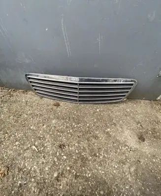 Mercedes-Benz S W220 Front bumper upper radiator grill A2208800383 E1757