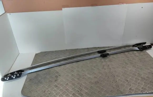 Roof bar rail