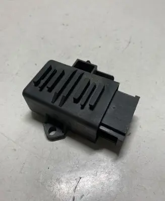 Volkswagen Golf V Seat heating relay 1K0959772