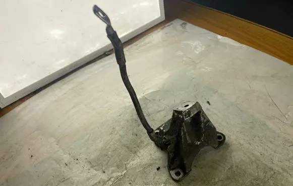Audi A4 S4 B6 8E 8H Engine mounting bracket 8E0199308J