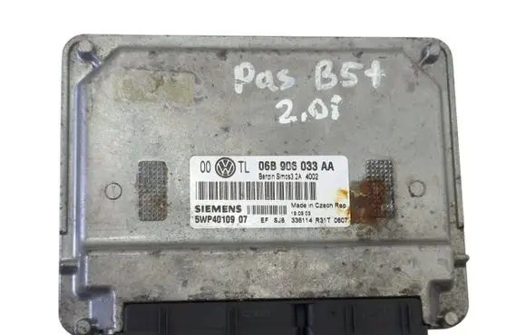 Volkswagen PASSAT B5.5 Engine control unit/module ECU 06B906033AA 5WP4010907 336114