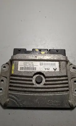 Dacia Sandero Engine control unit/module V29034179A 237102071R 4067736159