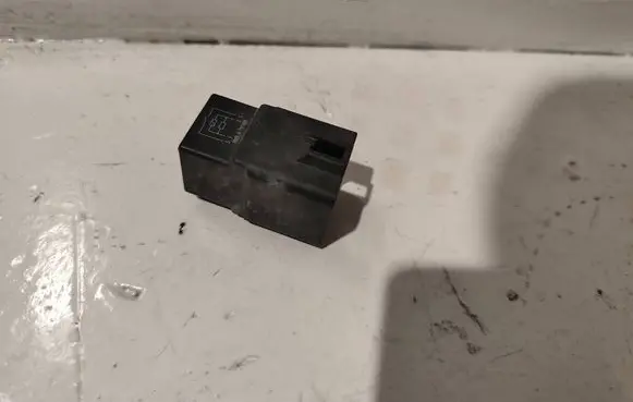 Volkswagen PASSAT B6 Other relay 3B0951253 V23136J006X056