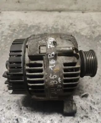 Audi A4 S4 B5 8D Generator/alternator