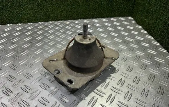 Renault Trafic II (X83) Engine mount bracket 93854172