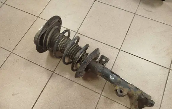 Mercedes-Benz E W212 Front shock absorber with coil spring A2123201338 801404001685