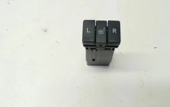 Toyota Prius+ (ZVW40) Seat heating switch 15B088