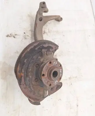 Volkswagen PASSAT B5 Front wheel hub spindle knuckle