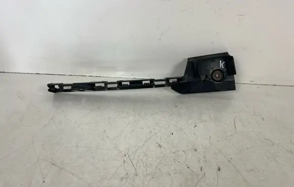 BMW 1 E81 E87 Front bumper mounting bracket 7184355