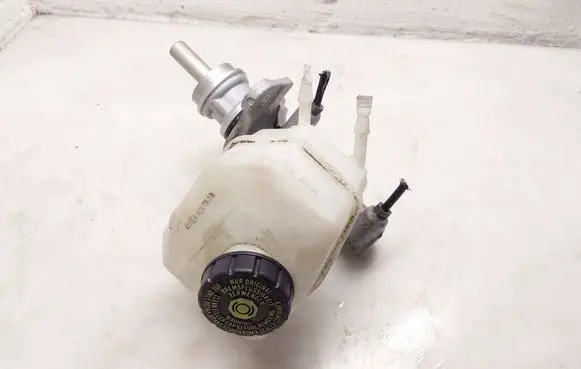 Mercedes-Benz Sprinter W907 W910 Master brake cylinder A0024315202