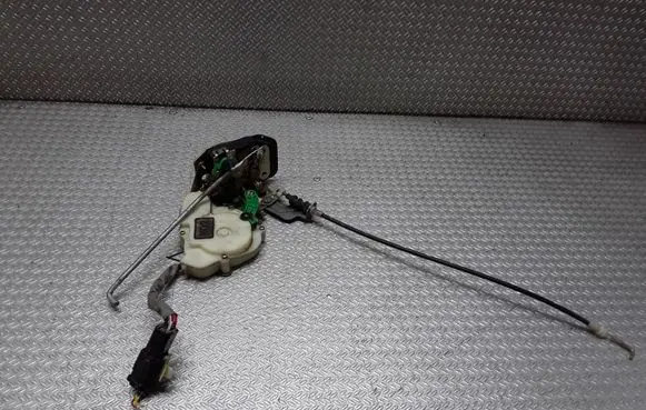 KIA Sorento Front door lock