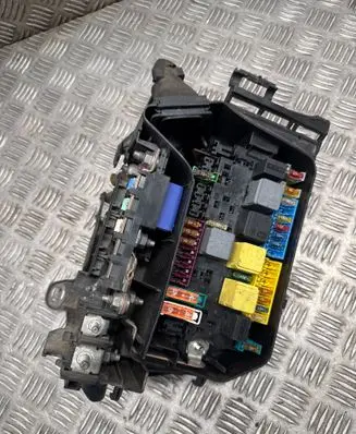 Mercedes-Benz CLA C117 X117 W117 Fuse box set A2465410905 A2465400182