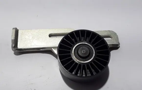 Renault Megane I Alternator belt tensioner 7700272972
