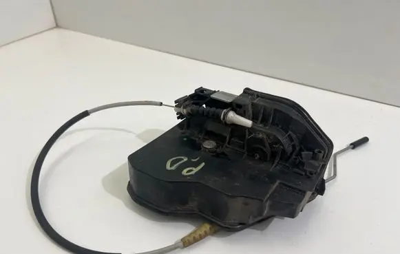 BMW 5 F10 F11 Front door lock 7229458 A053702