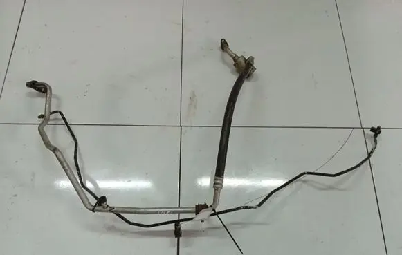 Air conditioning (A/C) pipe/hose