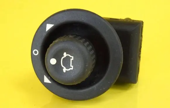 Wing mirror switch