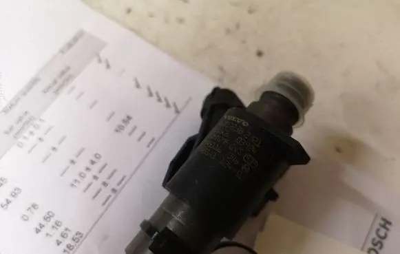 Volvo XC60 Fuel injector 0445116046