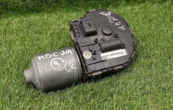 Mercedes-Benz C W204 Wiper motor 1397220564 0390241844