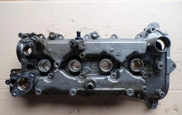 Nissan Qashqai Rocker cam cover 132653841R