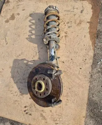Volkswagen Touran I Front wheel hub spindle knuckle 