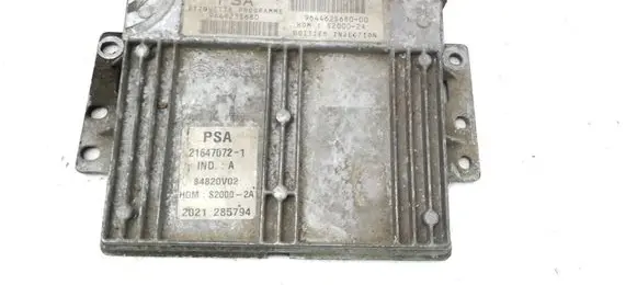 Peugeot 206 Engine control unit/module 9644235680 S20002A 9644625680