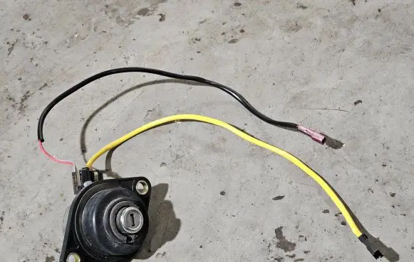 BMW 7 E38 Tailgate exterior lock 8150240