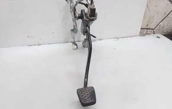 Opel Zafira B Brake pedal
