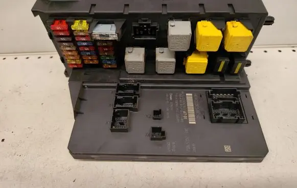 Mercedes-Benz Sprinter W906 SAM control unit A9069006701