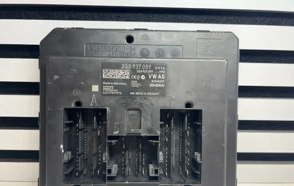 Volkswagen Polo VI Other control units/modules 2Q0937089